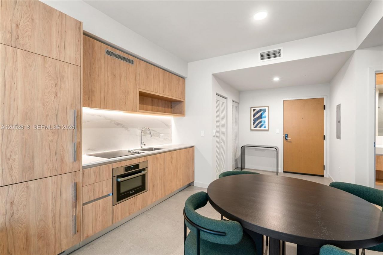 11 NE 6th St , Unit 2204, Miami, FL 33132 Photo