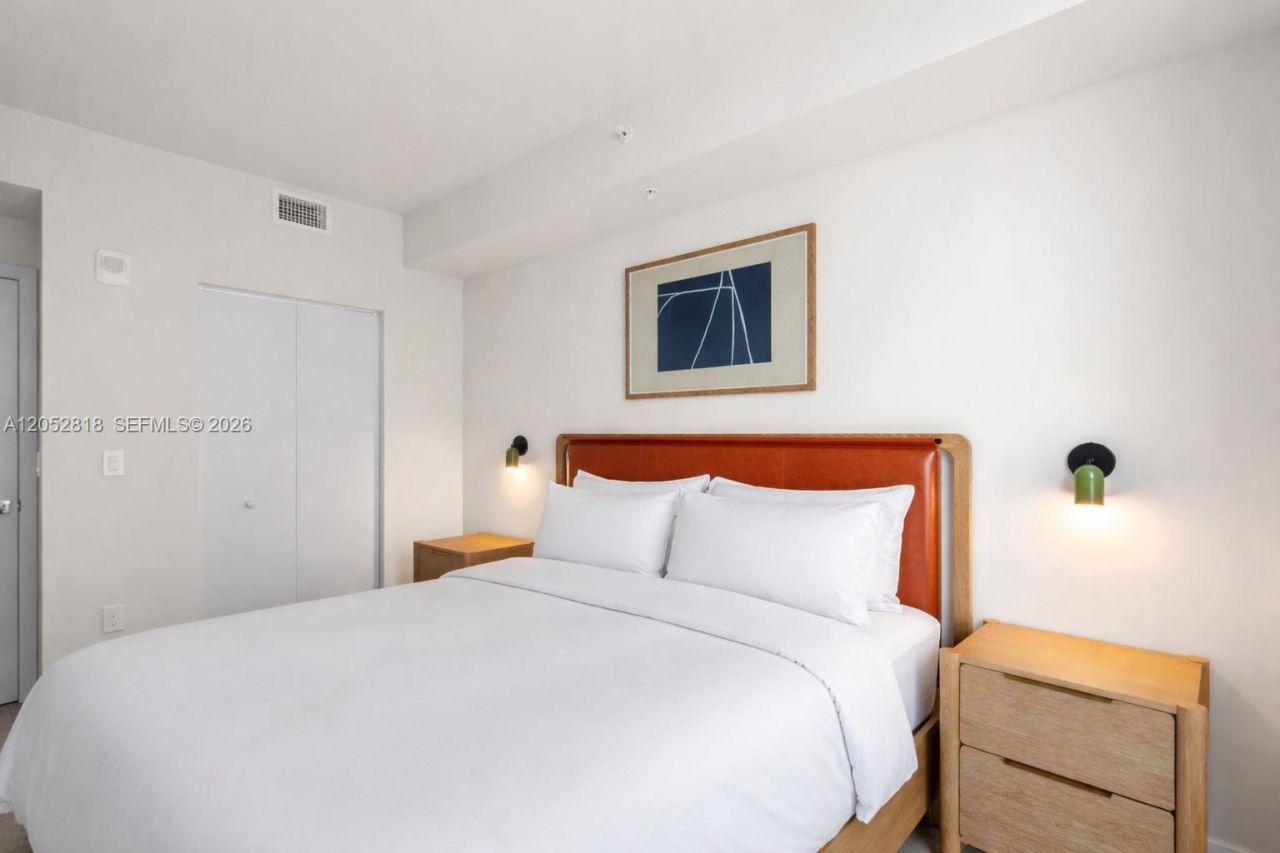 11 NE 6th St , Unit 2204, Miami, FL 33132 Photo
