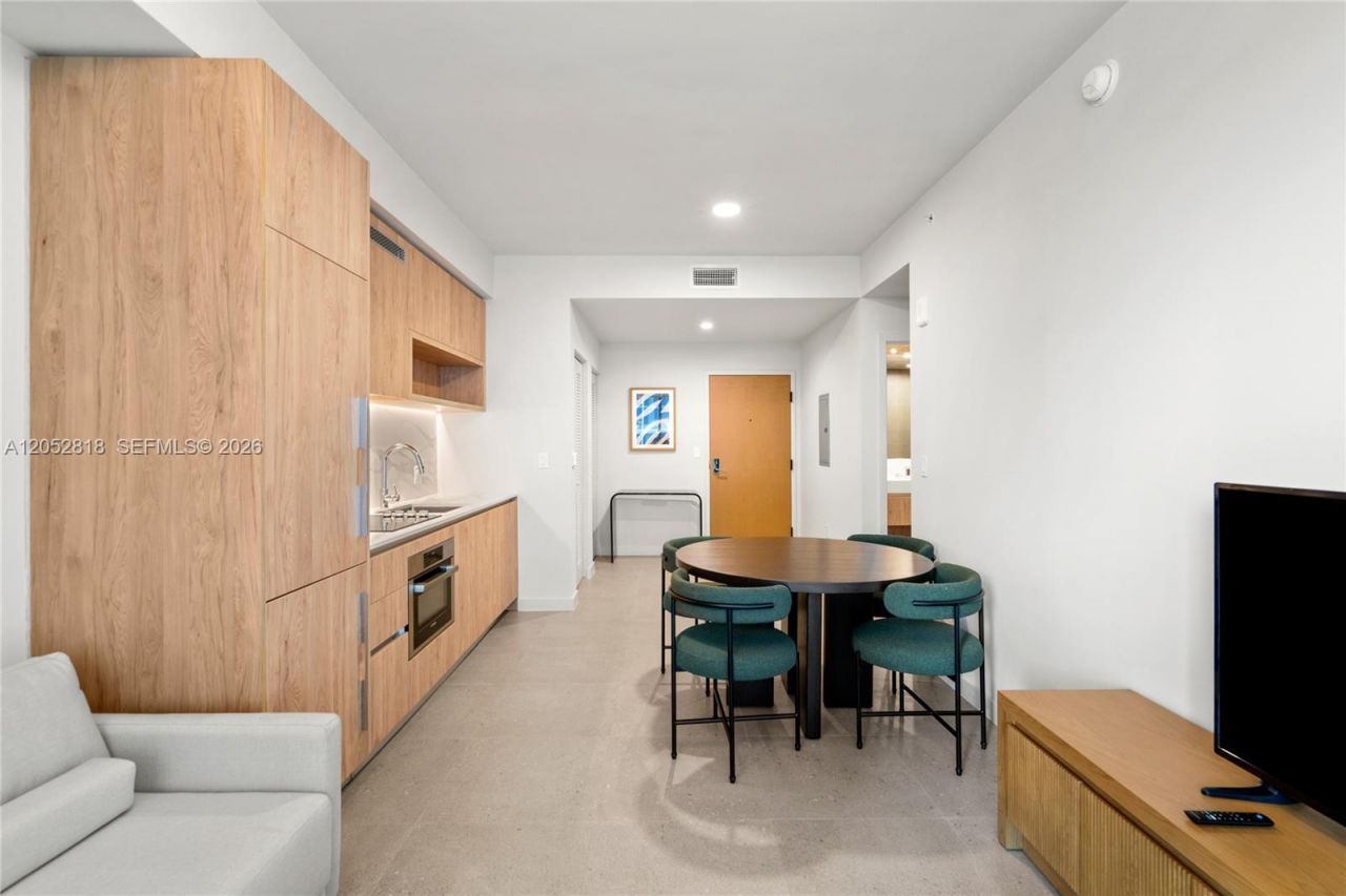 11 NE 6th St , Unit 2204, Miami, FL 33132 Photo