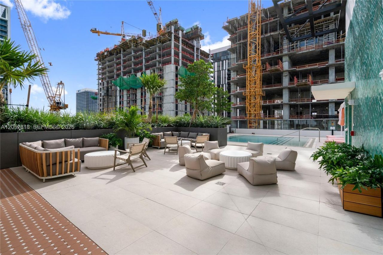 11 NE 6th St , Unit 2204, Miami, FL 33132 Photo