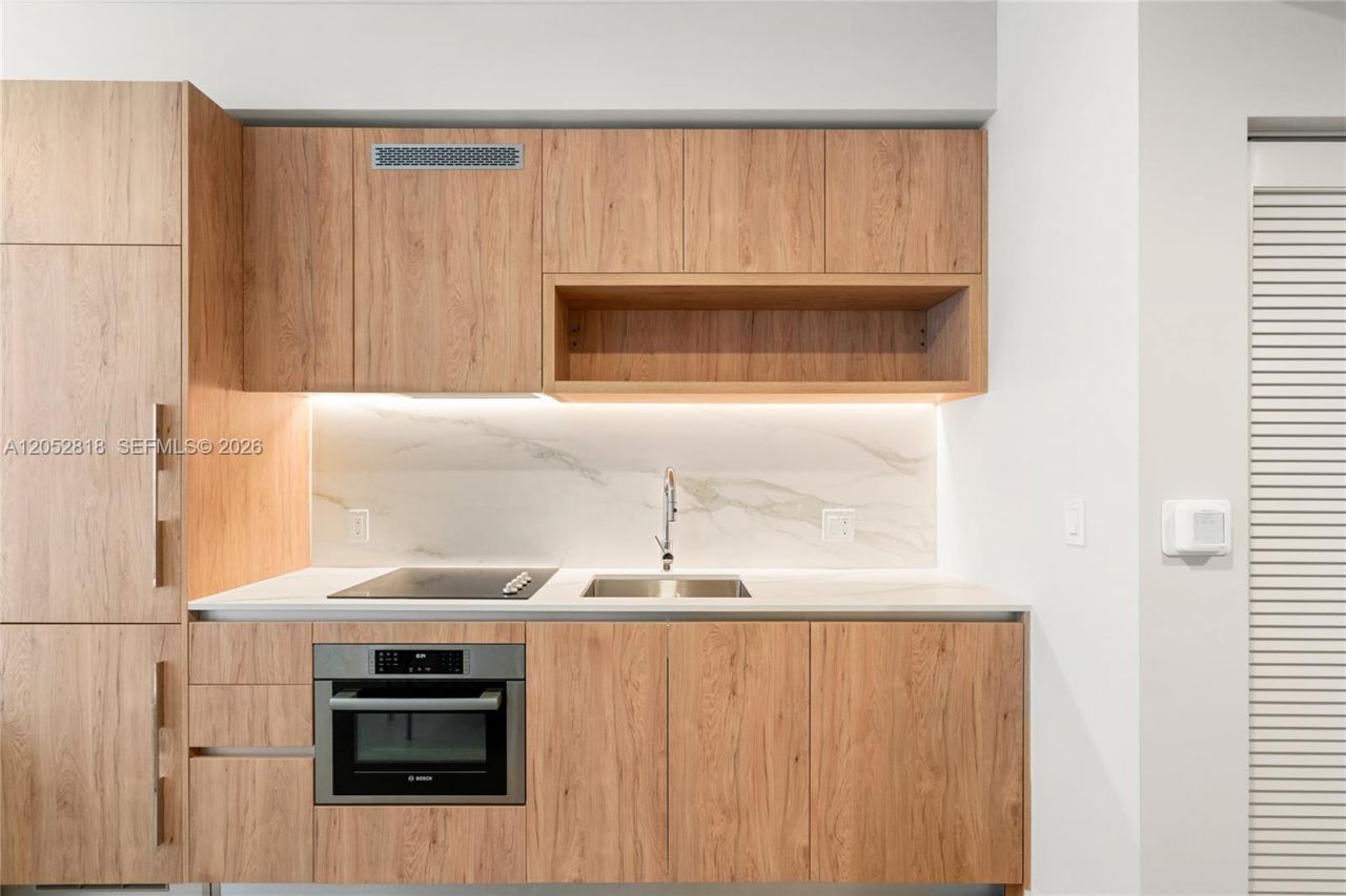 11 NE 6th St , Unit 2204, Miami, FL 33132 Photo