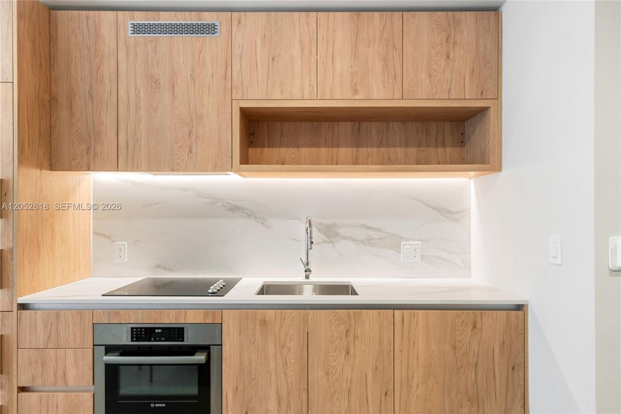 11 NE 6th St , Unit 2204, Miami, FL 33132 Photo