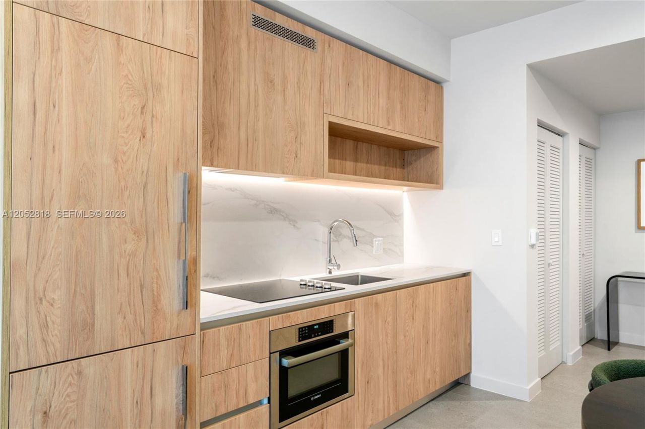 11 NE 6th St , Unit 2204, Miami, FL 33132 Photo