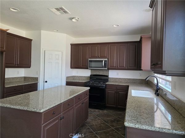 1899 Spring White Road, Hemet, CA 92545