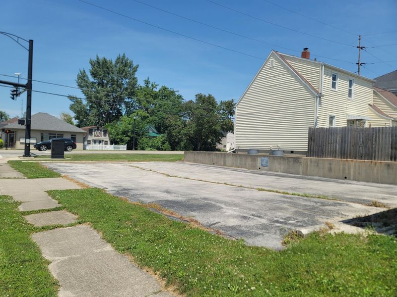 130 W Logan Street, Celina, OH 45822 Photo 2