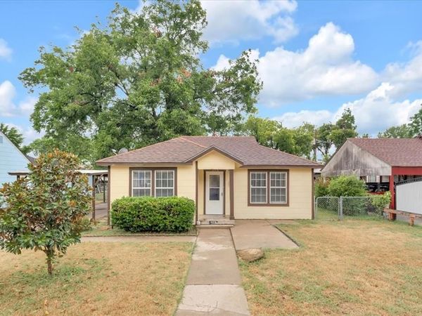 1113 Hudgins Avenue , Fort Worth, TX 76111