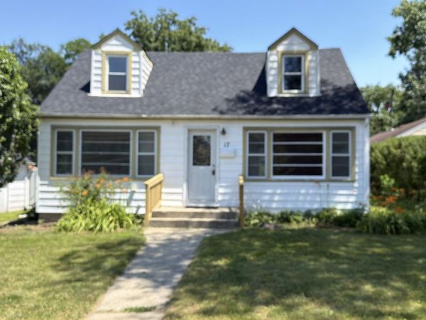 17 S Williams Street, Westmont, IL 60559