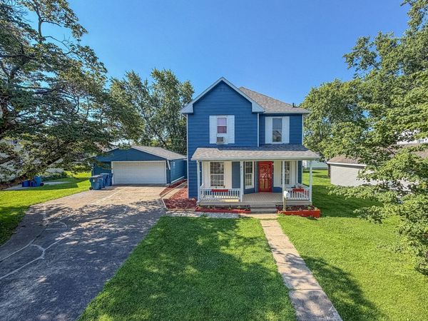 411 E Seminary Avenue, Hoopeston, IL 60942