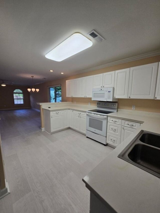 1328 Waterway Dr.  Photo 10