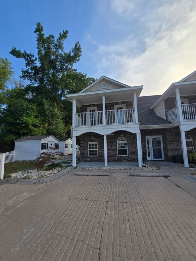 1328 Waterway Dr.  Photo 5