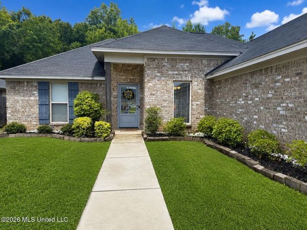 551 Silver Hill, Pearl, MS 39208