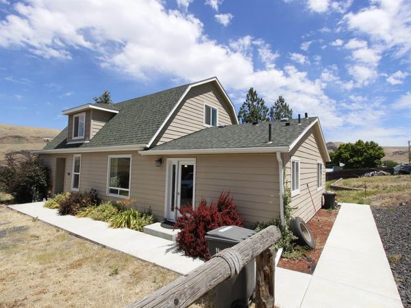 904 3rd St, Asotin, WA 99403