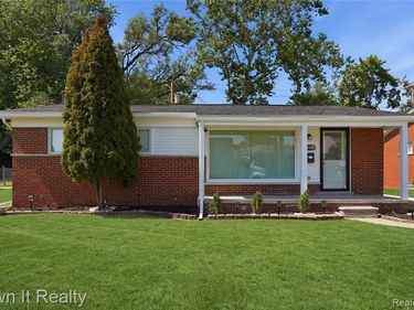 20320 Whitlock Drive, Dearborn Heights, MI 48127