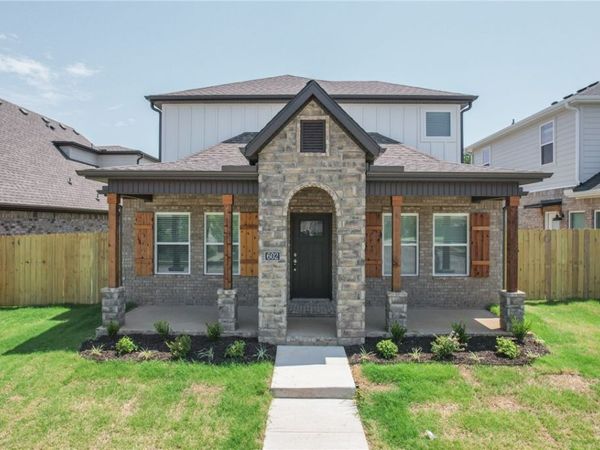 602 N Salem Road , Fayetteville, AR 72704