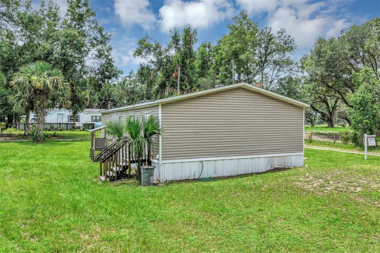 2756 NE 34th Road , Coleman, FL 33521 Photo