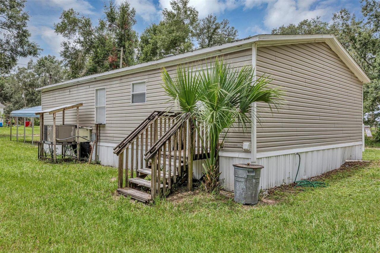 2756 NE 34th Road , Coleman, FL 33521 Photo