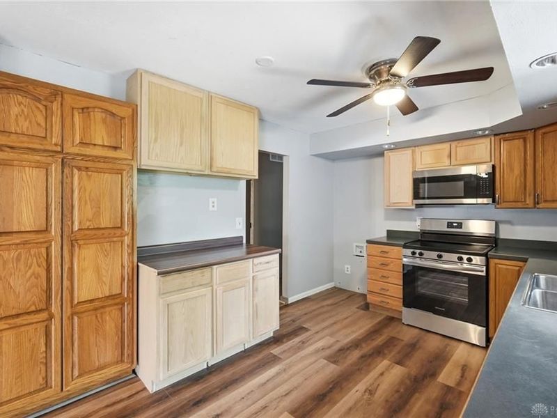 187 Golfwood Drive, West Carrollton, OH 45449 Photo 14