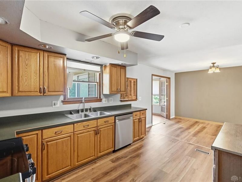 187 Golfwood Drive, West Carrollton, OH 45449 Photo 15