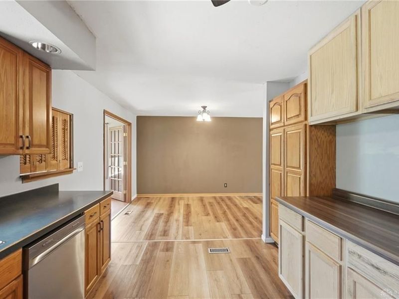 187 Golfwood Drive, West Carrollton, OH 45449 Photo 18