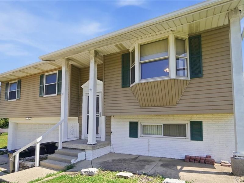 187 Golfwood Drive, West Carrollton, OH 45449 Photo 2