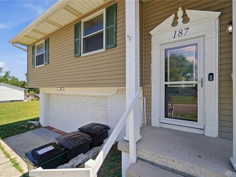 187 Golfwood Drive, West Carrollton, OH 45449 Photo 3