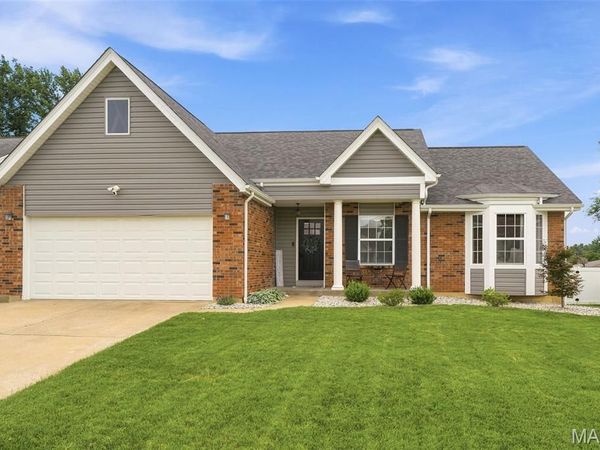 348 Misty Valley Drive, St Peters, MO 63376