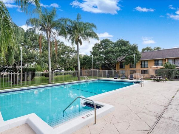 5801 Washington St , Unit 10, Hollywood, FL 33023