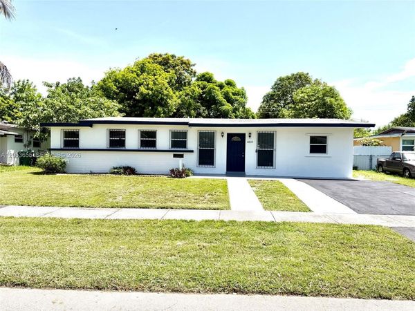 4810 NW 11th Pl , Lauderhill, FL 33313
