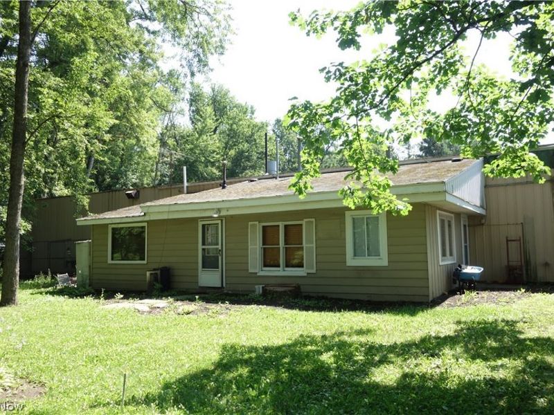 3053 Barber Road, Barberton, OH 44203 Photo 3