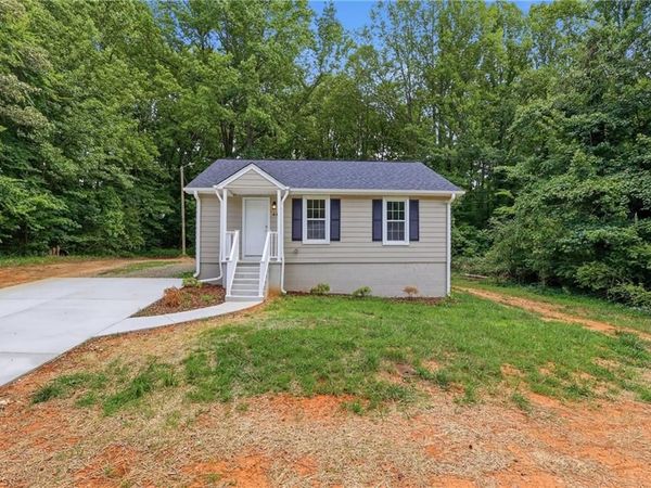 445 Fitch Drive , Mebane, NC 27302