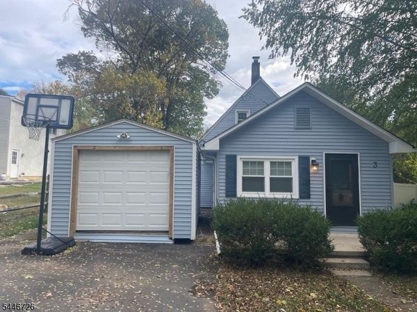 3 Harrison Ave, Hopewell, NJ 08560