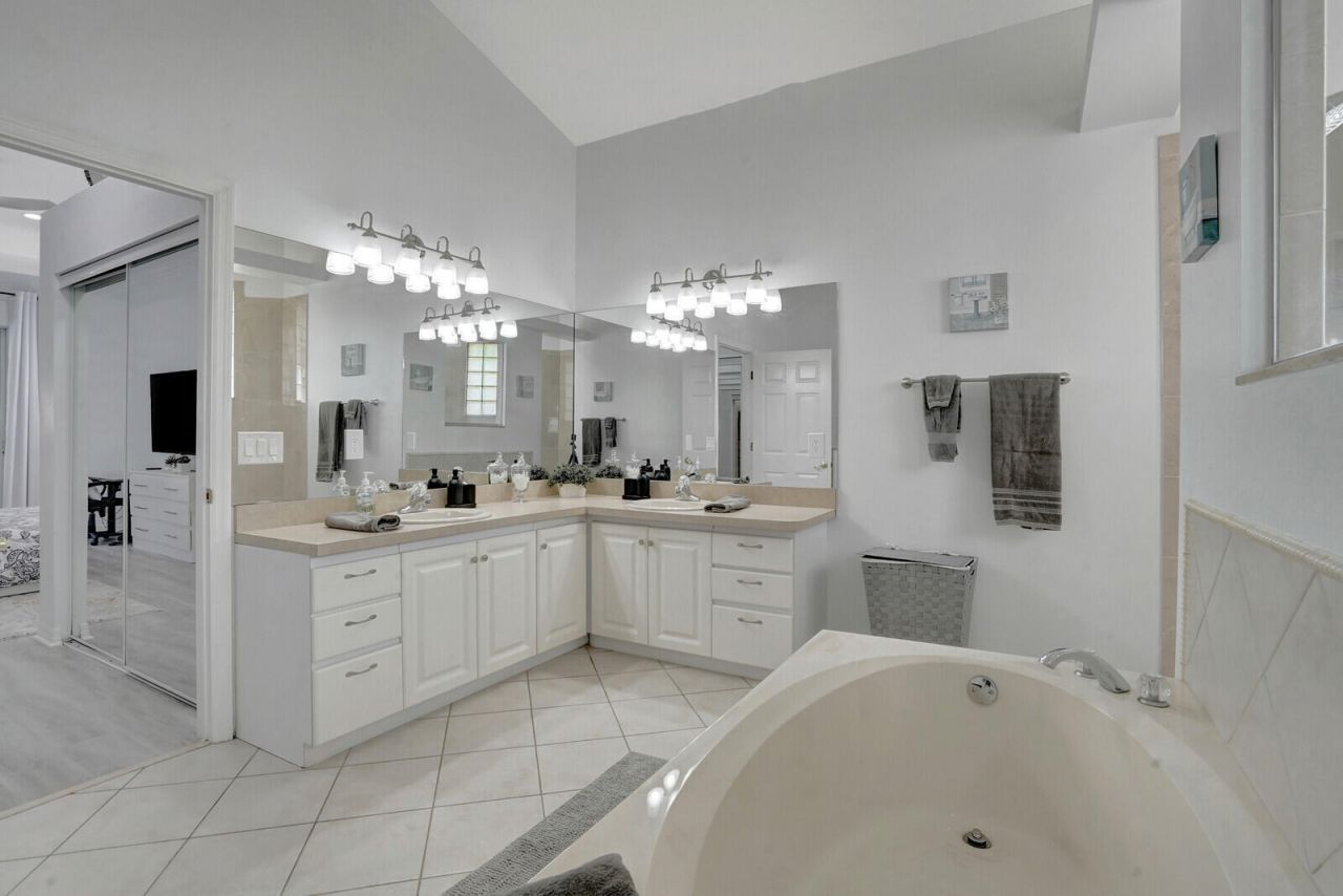 13709 Columbine Avenue, Wellington, FL 33414 Photo