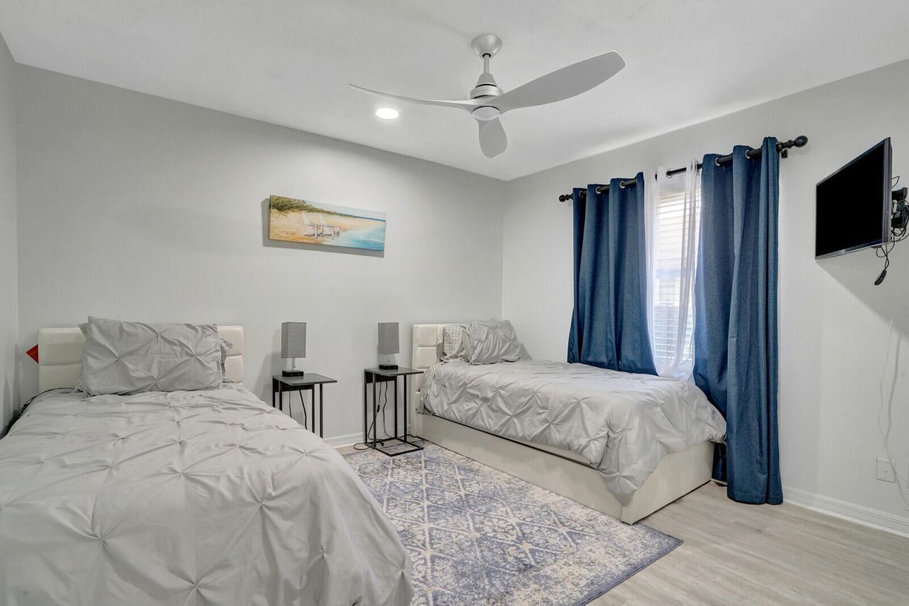 13709 Columbine Avenue, Wellington, FL 33414 Photo