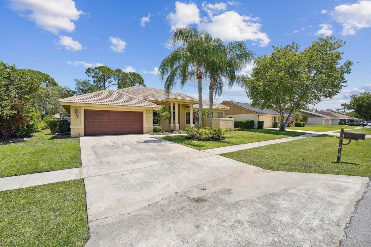 13709 Columbine Avenue, Wellington, FL 33414 Photo