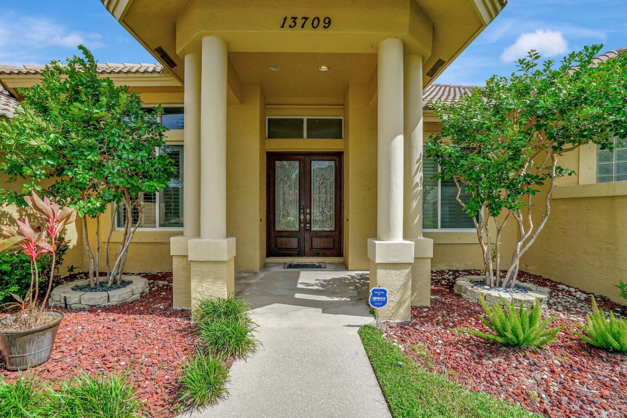 13709 Columbine Avenue, Wellington, FL 33414 Photo