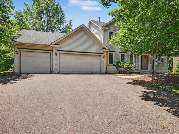 3850 Jamestown Curve, Woodbury, MN 55129