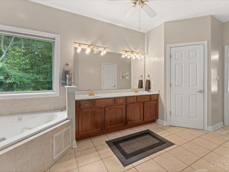 820 Indian Lakes Boulevard, Washington Township, OH 45113 Photo 24