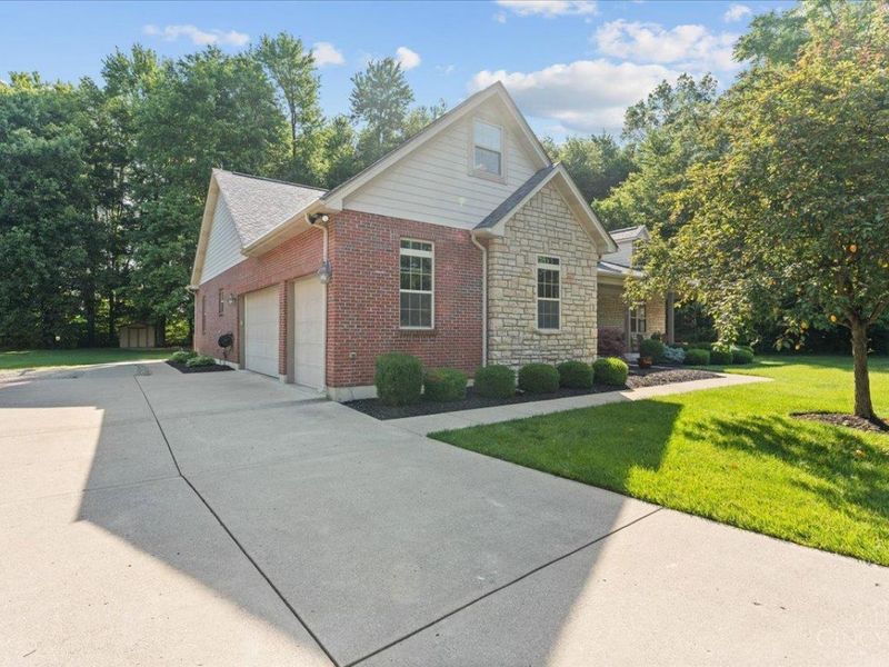 820 Indian Lakes Boulevard, Washington Township, OH 45113 Photo 4