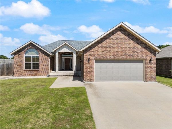 1901 N Midland Knoll Court , Siloam Springs, AR 72761