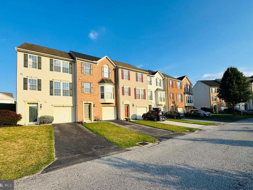 7115 S Sentinel Lane, York, PA 17403 Main Photo