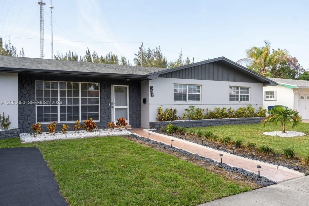351 NW 206th Ter , Miami Gardens, FL 33169 Photo