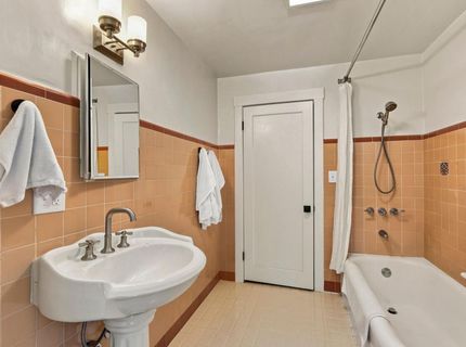 1439 43rd St, Sacramento, CA 95819 Photo