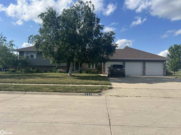 711 E 29Th Street, Carroll, IA 51401