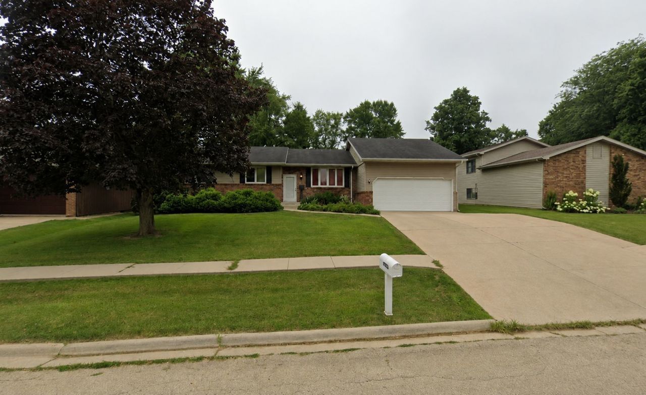 2025 Winchester Drive , Freeport, IL 61032