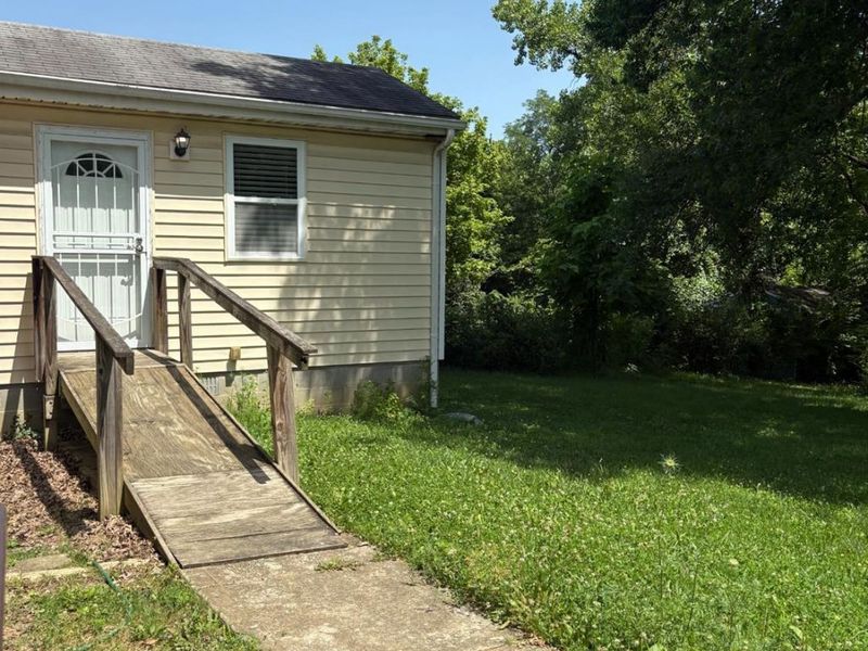 1352 Meredith Drive, Cincinnati, OH 45231 Photo 24