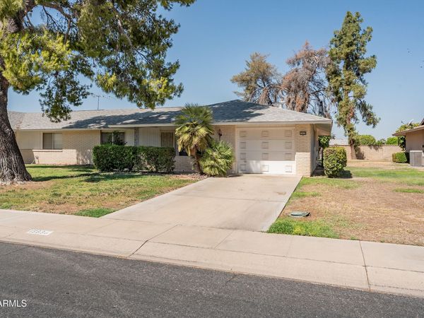 15630 N Lakeforest Drive, Sun City, AZ 85351