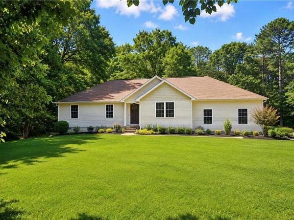 170 Creek Drive , Locust Grove, GA 30248
