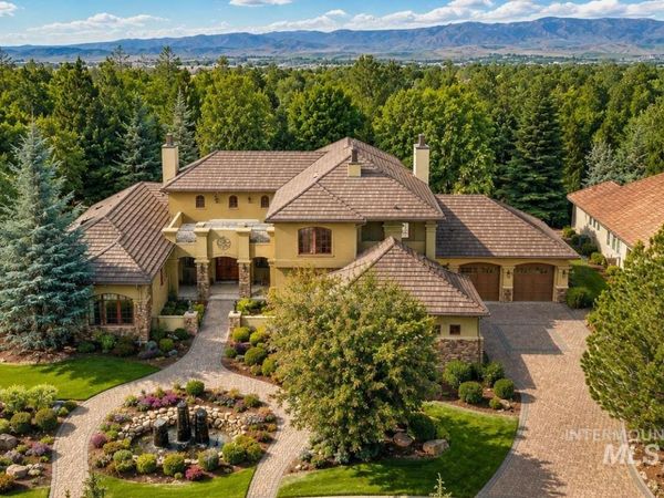 1020 W Shearwater Lane, Eagle, ID 83616