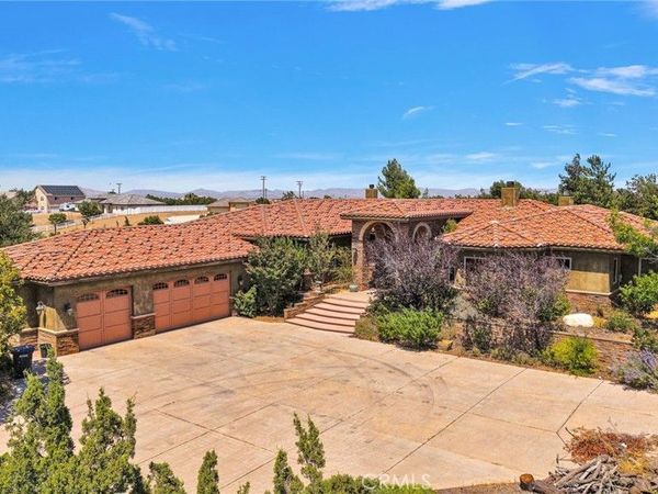 8323 Macron, Oak Hills, CA 92344