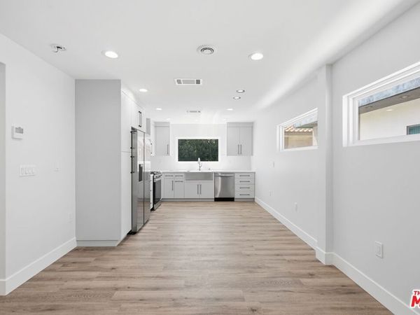 11615 Burbank Boulevard, Los Angeles, CA 91601